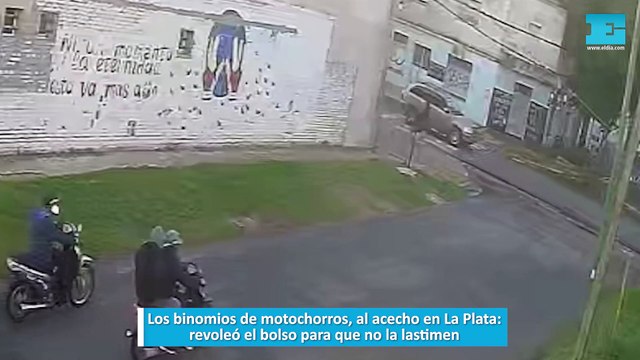 Los binomios de motochorros, al acecho en La Plata: revoleó el bolso para que no la lastimen