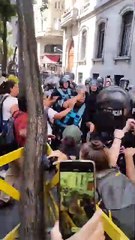 Brutal represión a enfermeros en las inmediaciones de la Legislatura