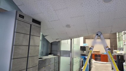 폭설에 주저앉은 연구원 캐노피...직원 7명 한때 고립 / YTN