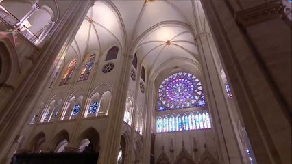 Macron visita Notre Dame cinco años después del devastador incendio que quemó la catedral