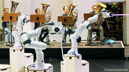 Germany: Three-armed robot conductor makes debut in Dresden