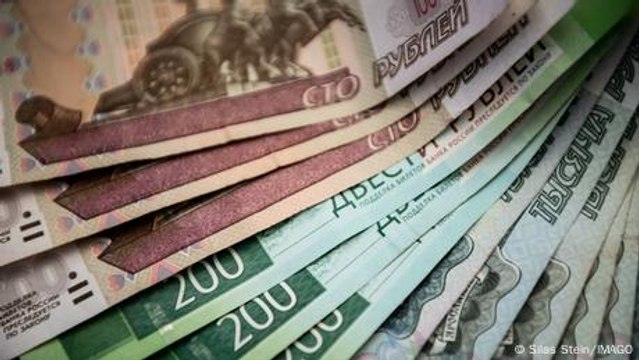 Russia's economy under pressure as ruble weakens