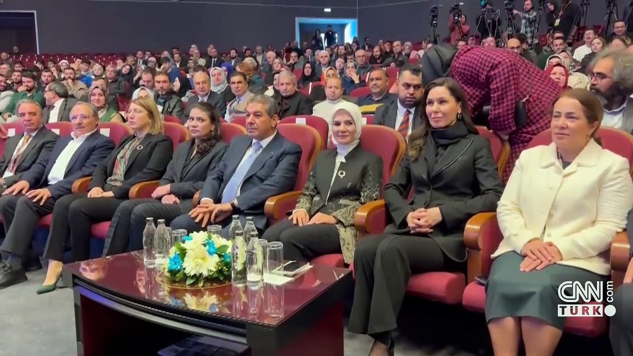 İstanbul'da 'Esenlik Sempozyumu' yapıldı... Aile ve Sosyal Hizmetler Bakanı Göktaş: ''Güçlü aile, güçlü toplum, güçlü Türkiye''