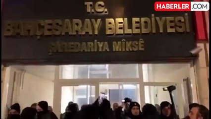 Van'da kayyum protestosu: Belediye binası önünde toplandılar
