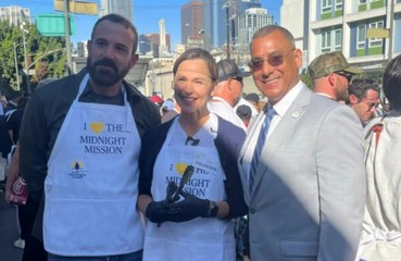 ベン・アフレックとジェニファー・ガーナー、サンクスギビングで一緒にボランティア