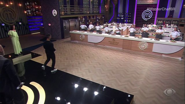 Digo faz guirlanda de floresta negra e jurados elogiam: Parabéns