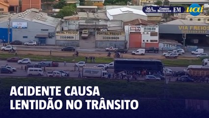 Acidente no Anel Rodoviário causa lentidão no trânsito