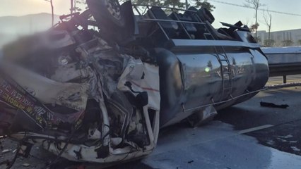 우유 수송차 빙판에 미끄러져 넘어져...1명 부상 / YTN