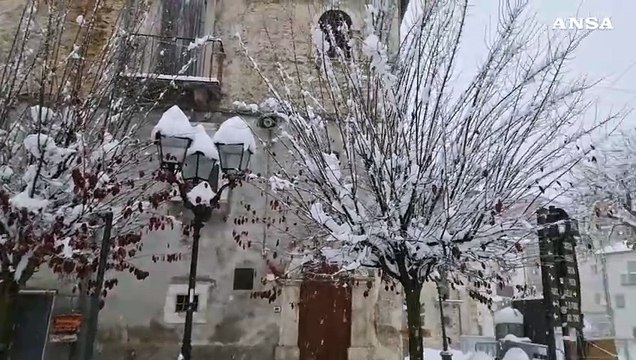 Maltempo in Abruzzo, gelo e neve sopra i 600 metri