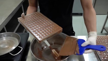 Amazing chocolate making process, chocolate master - Chocolate factory in Korea