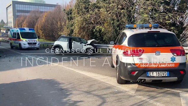 Incidente a Cernusco sul Naviglio: un'auto si schianta contro un pullman di linea