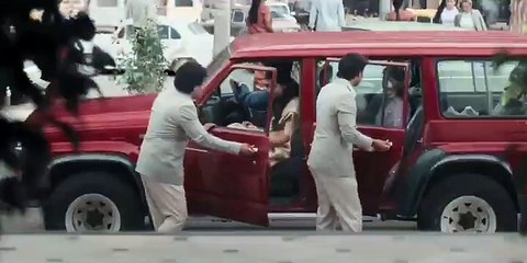 LUCKY BASHKAR Middle class scene