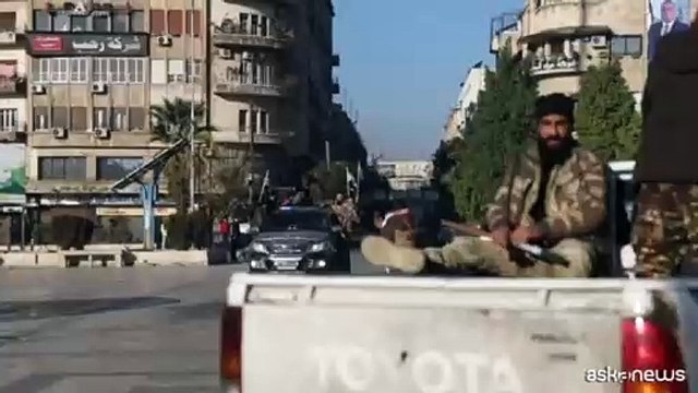 Caos in Siria: ribelli ad Aleppo, raid russi e civili in fuga