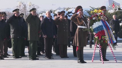 방북 러 국방, 평양서 소련군 추모 해방탑 헌화 / YTN