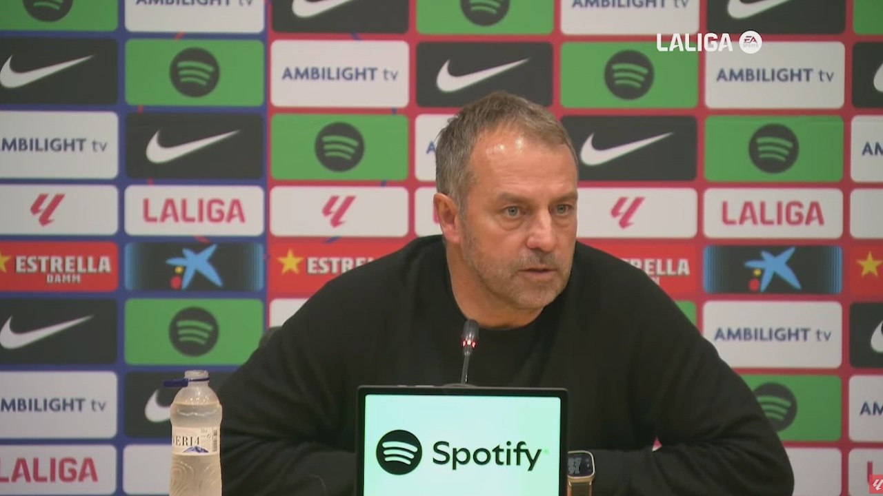 El primer palo de Flick, en público, a sus jugadores