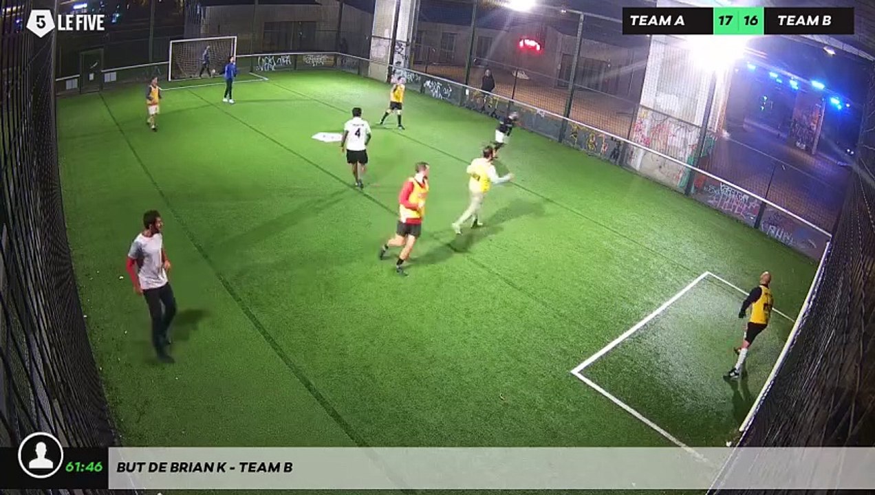 But de Brian K - Team B