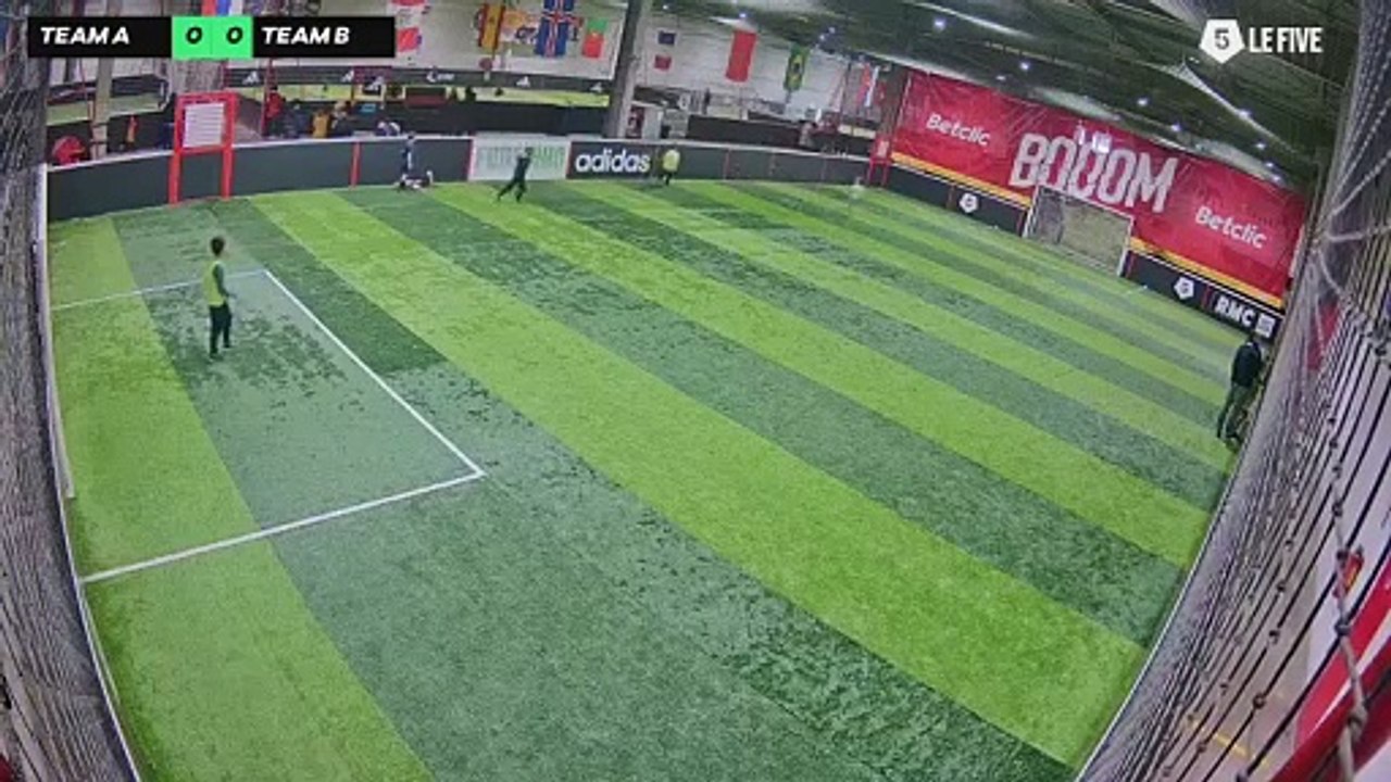 Carrieres sous Poissy 30/11 à 15:06 - Football Terrain 5 (LeFive Carrières-sous-Poissy)