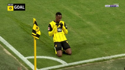 Bundesliga : Bynoe-Gittens douche le Bayern avec un banger !