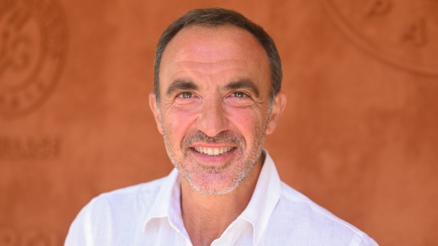 GALA VIDEO - Nikos Aliagas sur tous les fronts, son repas favori pour faire le plein d’énergie en coulisses : “Une boîte isotherme dans laquelle...”