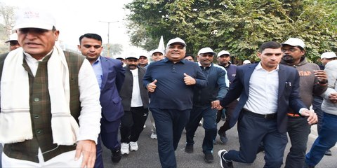 सांसद खेल उत्सव का आगाज, भूपेन्द्र बोले- दुनिया में सबसे बड़ी लड़ाई फिट रहने की.... देखें वीडियो
