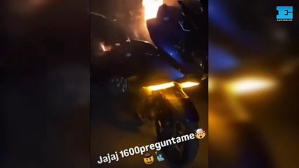 Robaron una moto BMW en La Plata, la prendieron fuego y subieron el video a Instagram