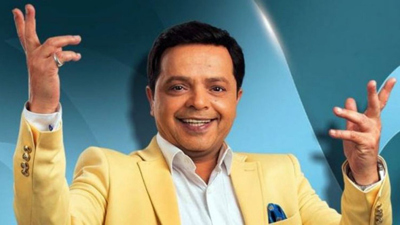 محمد هنيدي مع طلعت زكريا في مشهد مضحك جدا علي خشبة المسرح