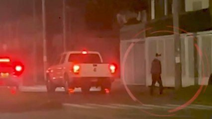 Cámaras registraron momento en el que dos jóvenes robaron una camioneta de lujo en Bogotá