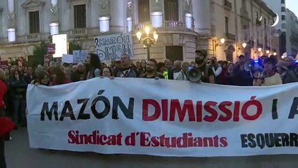 Espanhóis criticam gestão da inundação e pedem demissão de presidente regional de Valência