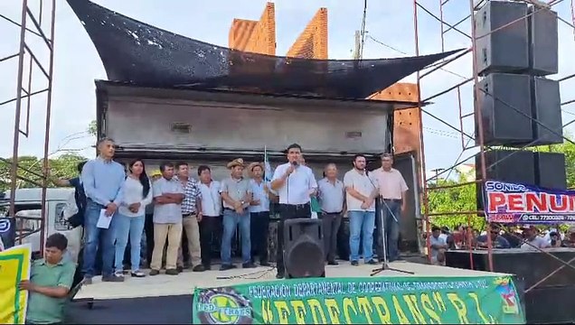 Micreros cruceños confirman paro indefinido desde el lunes 2 de diciembre para pedir incremento del pasaje