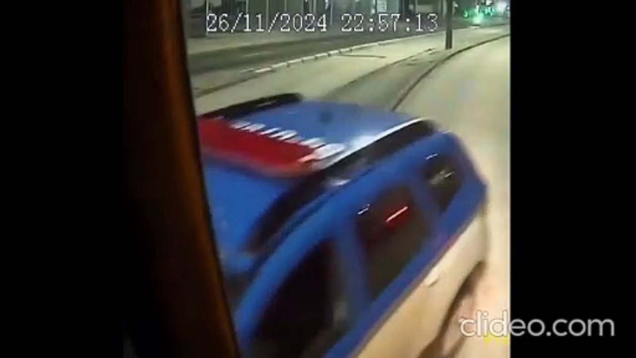 Viaturas da polícia colidem em BRTs durante tráfego em faixa exclusiva; casos foram registrados em dois dias seguidos