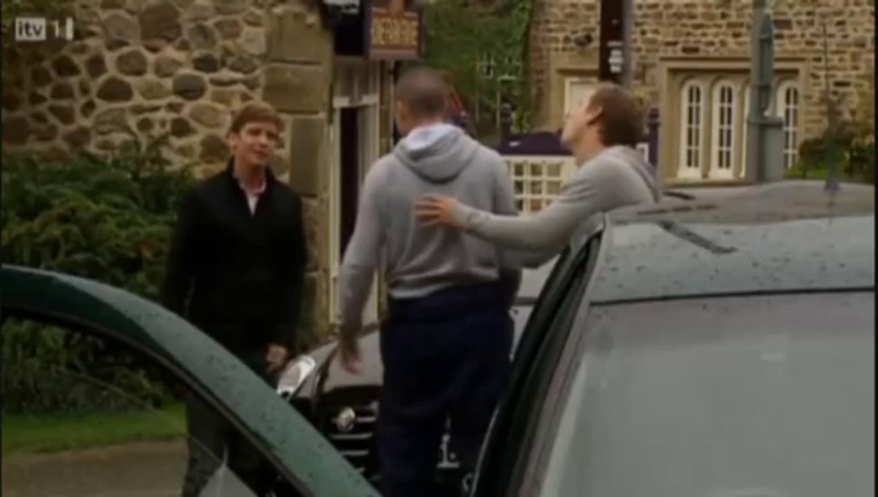 Emmerdale Aaron vs Nathan Wylde 10th November 2009