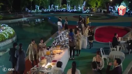A woman dressed sexy to seduce a rich music producer, but he falls for the ordinary girl instead