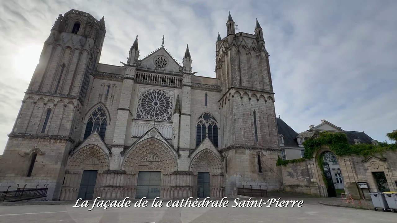 La Cathédrale Saint-Pierre de Poitiers Relief de France les églises catholiques film JC Guerguy by Ciné Art Loisir