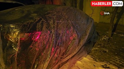 Bitlis'te Sibirya Soğukları Araçları Naylon Brandalarla Kapatmaya Yönlendiriyor