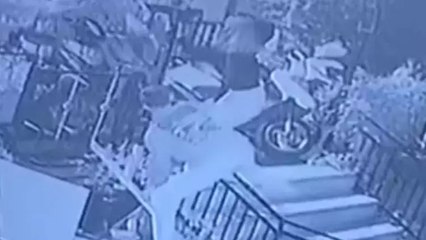 Şişli’de tornavidalı dedikodu kavgası! O anlar kamerada