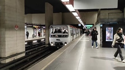 Départ du MPL85 341-342 avec nouveau logo TCL à Garibaldi