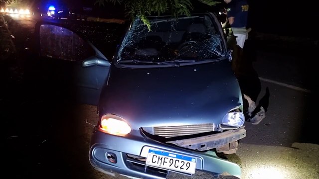 Carros se envolvem em forte colisão na rodovia BR-467, nas proximidades da Coopavel