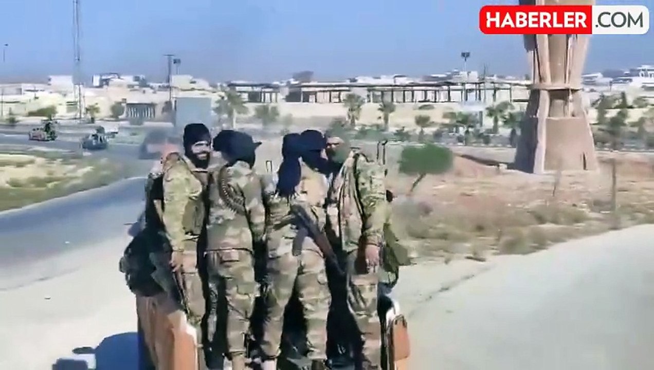 Muhalifler terör örgütü PKK/YPG'nin kontrolündeki Tel Rıfat'ı tamamen kuşattı