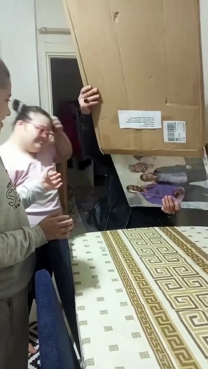 3 yaşında babasını kaybeden bir adama, kendi yaşadığı eksikliği evlatlarına yaşatmadan çok güzel bir baba olduğu için hazırlanan hediye 🥲