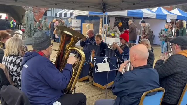 Hotwalls Studios Christmas Creative Market proves popular as resident artists open up their studios