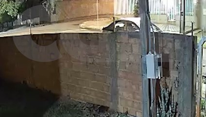 Câmera de segurança registra furto de bolsa em veículo no Santa Felicidade