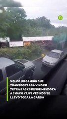 Camión con vino vuelca en Argentina y conductor regala la mercadería