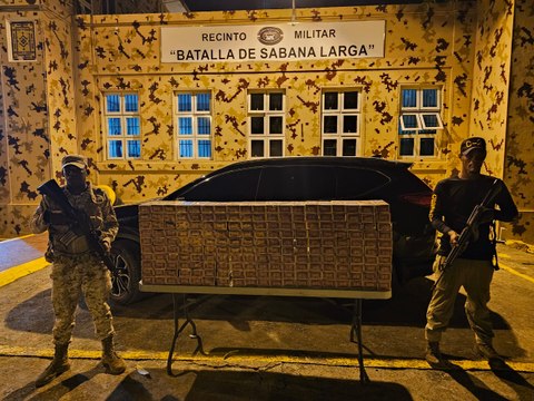 CESFronT decomisa 40,000 unidades de cigarrillos de una jeepeta