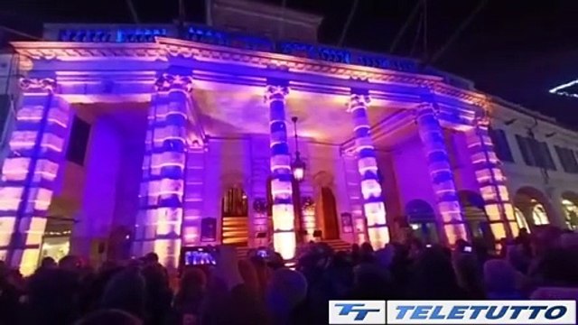 Video News - Voglia di Natale, in centro luci e musica