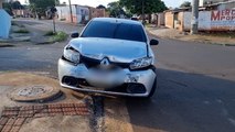 Acidente entre carros é registrado no Bairro Interlagos em Cascavel