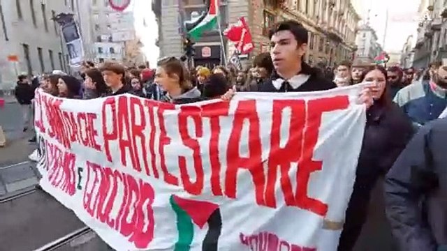 Torino, studenti in corteo nel giorno dello sciopero generale
