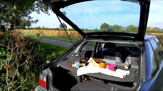 générique épisode 4 sur 4 pique-nique à la plage arrière