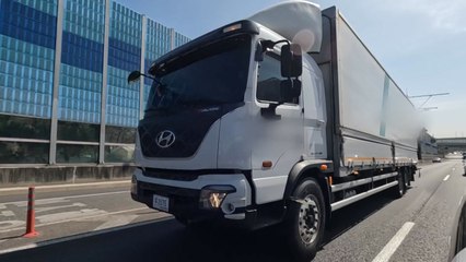 내년부터 짐 실은 화물차, 고속도로에서 자율 운행 / YTN