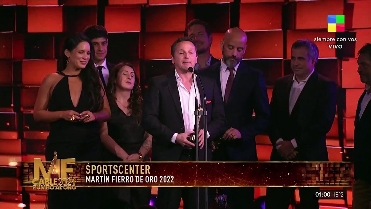 ⭐️SPORTSCENTER y A DOS VOCES reciben el MARTÍN FIERRO DE ORO #MFCable