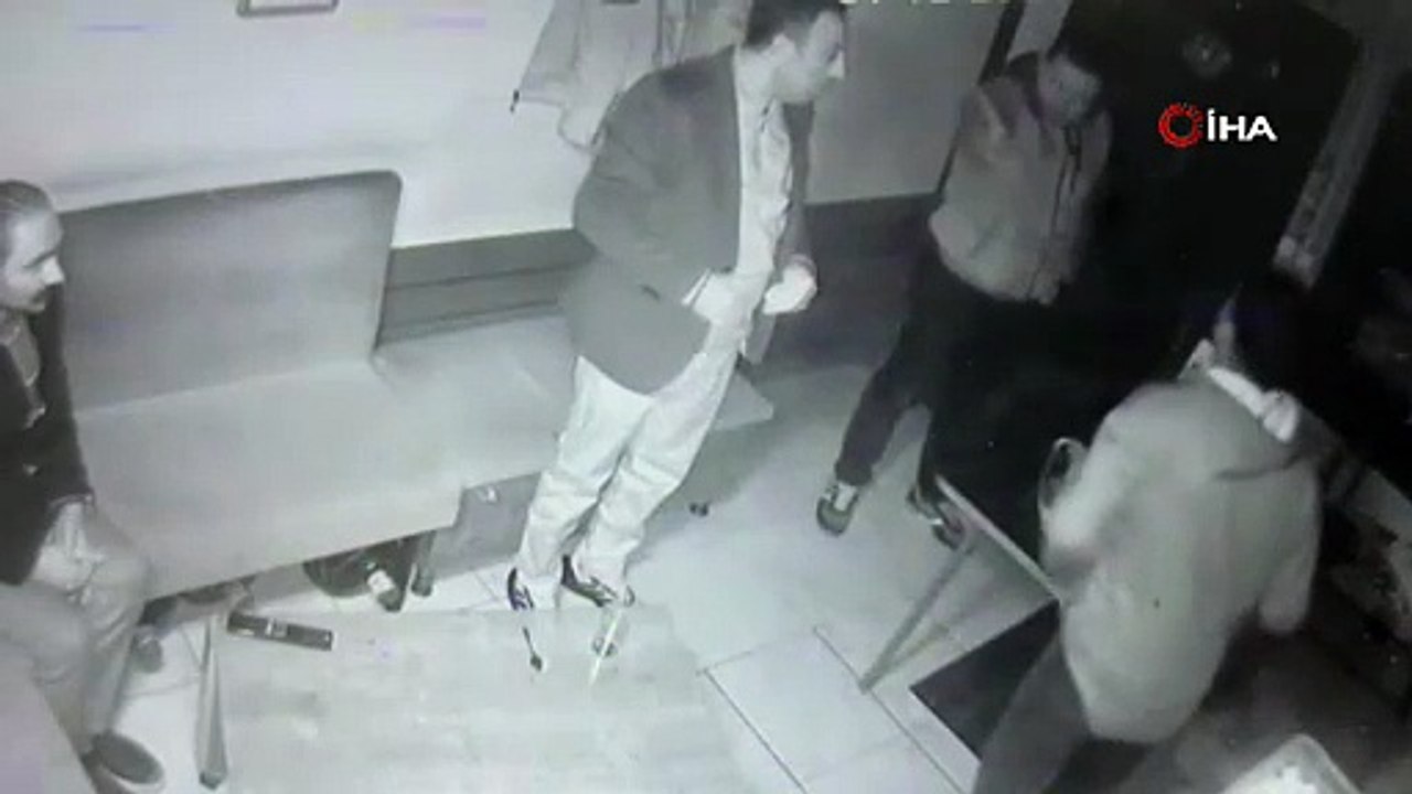 16 yaşındaki çocuktan taksi durağına silahlı saldırı